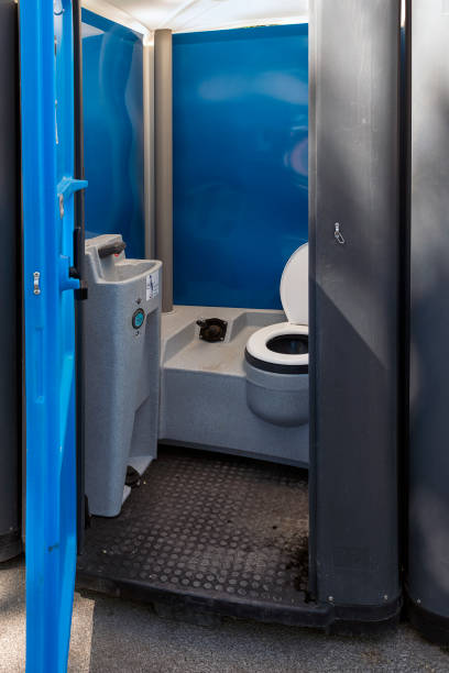 Best Affordable portable toilet rental  in Ellwood City, PA
