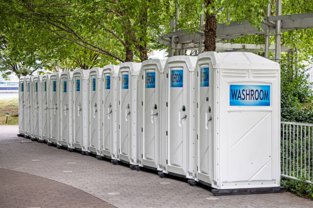 Porta potty delivery and setup in Ellwood City, PA
